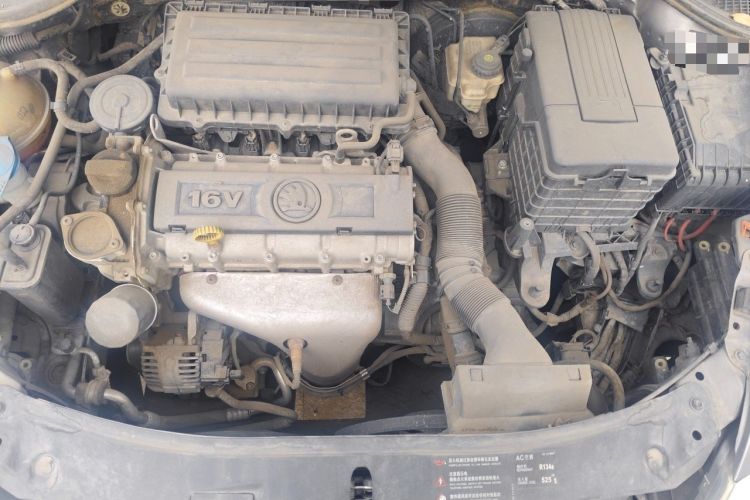 Used Skoda Octavia 2014 1.6L Automatic Yijie Edition Engine Bay