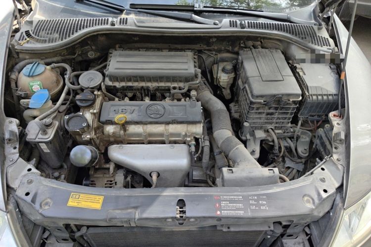 Used Skoda Octavia 2014 1.6L Automatic Yijun Edition Engine Bay