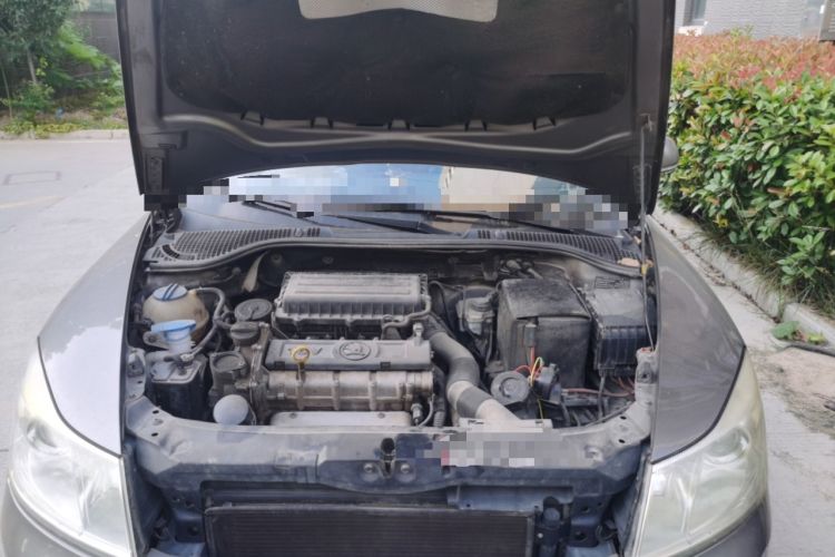 Used Skoda Octavia 2014 1.6L Automatic Yijie Edition Engine Bay