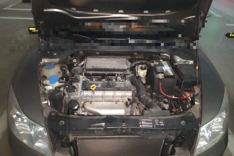 Used Skoda Octavia 2014 1.6L Manual Yijun Edition Engine Bay