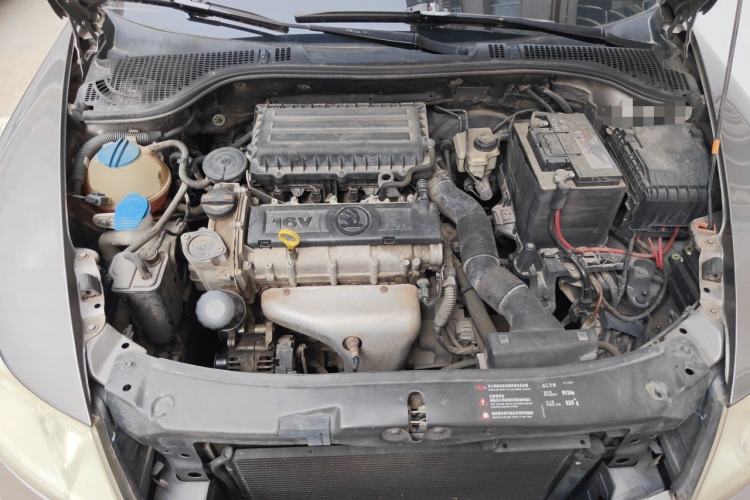 Used Skoda Octavia 2014 1.6L Manual Yijie Edition Engine Bay