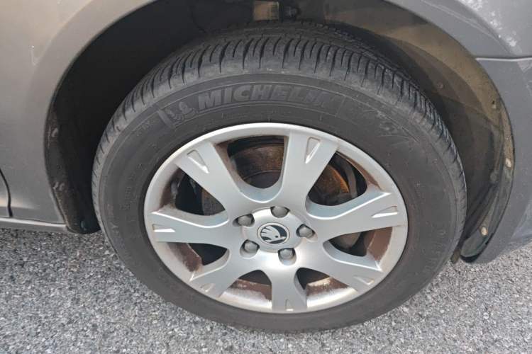 Used Skoda Octavia 2014 1.6L Manual Yijie Edition Exterior 1