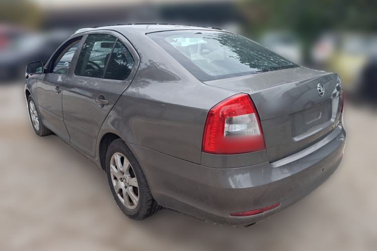 Used Skoda Octavia 2014 1.6L Automatic Yijie Edition Exterior 3