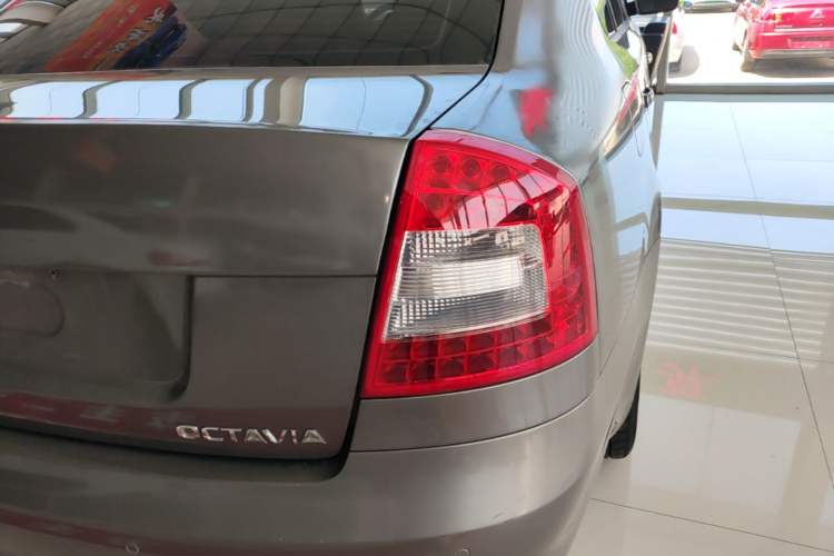 Used Skoda Octavia 2014 1.6L Automatic Yijie Edition Exterior 3