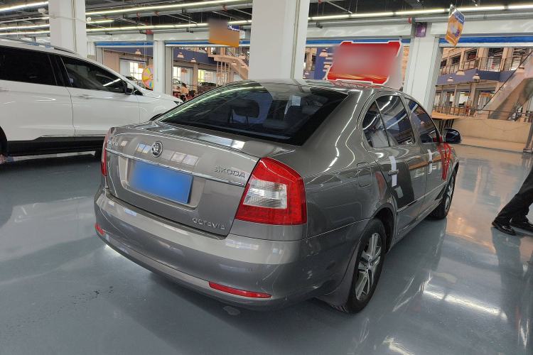 Used Skoda Octavia 2014 1.6L Automatic Yijun Edition Exterior 4