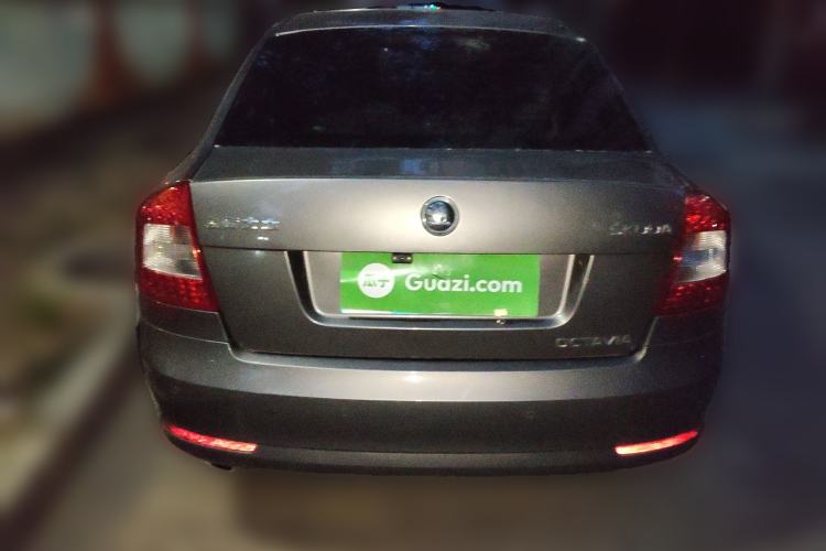 Used Skoda Octavia 2014 1.6L Automatic Yijie Edition Exterior 4