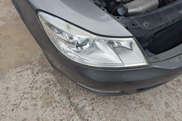Used Skoda Octavia 2014 1.6L Automatic Yijie Edition Exterior 6