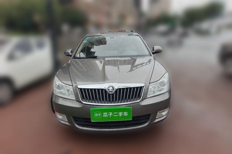 Used Skoda Octavia 2014 1.6L Manual Yijun Edition Front