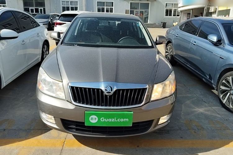 Used Skoda Octavia 2014 1.6L Automatic Yijie Edition Front
