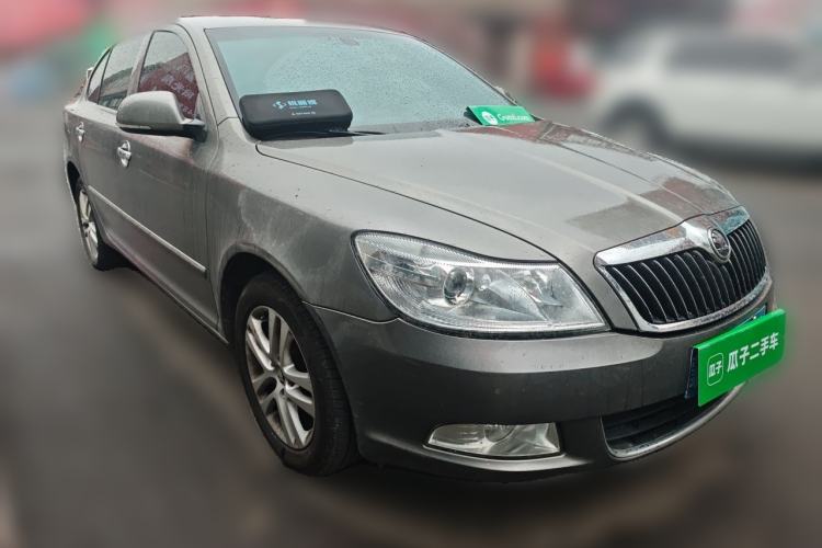 Used Skoda Octavia 2014 1.6L Automatic Yijun Edition Front Right 45 Deg