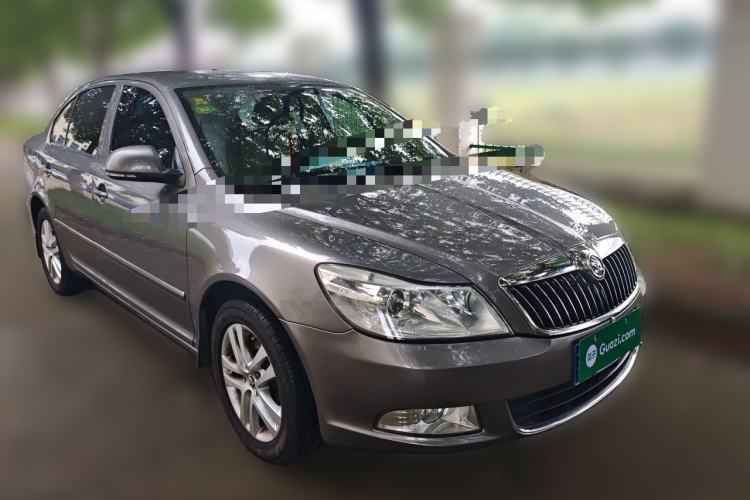 Used Skoda Octavia 2014 1.6L Automatic Yijun Edition Front Right 45 Deg