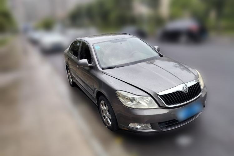 Used Skoda Octavia 2014 1.6L Automatic Yijie Edition Front Right 45 Deg
