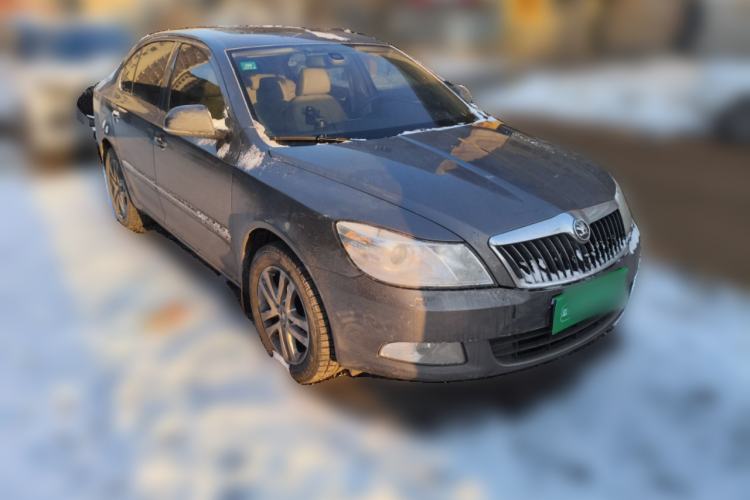 Used Skoda Octavia 2014 1.6L Automatic Yijun Edition Front Right 45 Deg