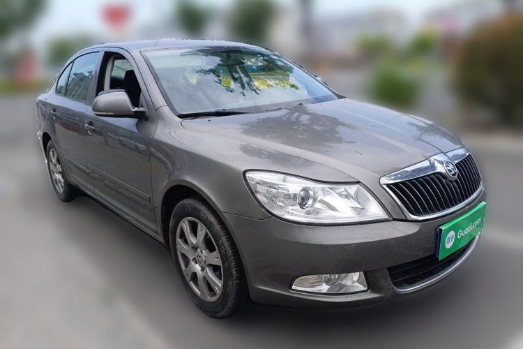 Used Skoda Octavia 2014 1.6L Automatic Eado Edition Front Right 45 Deg