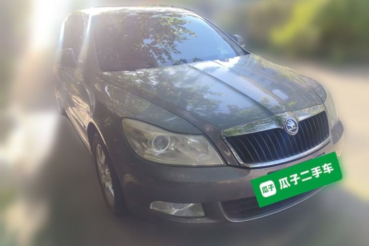 Used Skoda Octavia 2014 1.6L Automatic Eado Edition Front Right 45 Deg