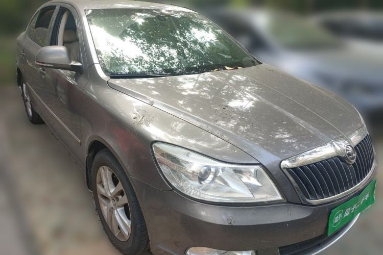 Used Skoda Octavia 2014 1.6L Automatic Yijun Edition Front Right 45 Deg