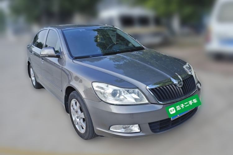 Used Skoda Octavia 2014 1.6L Automatic Yijie Edition Front Right 45 Deg