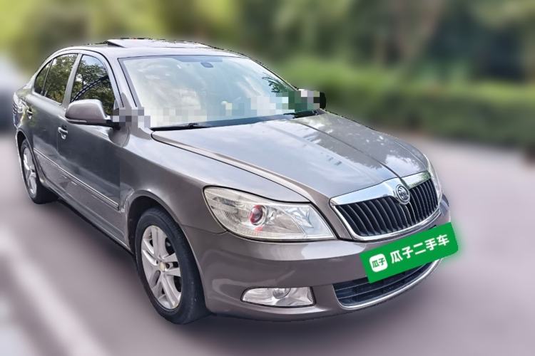 Used Skoda Octavia 2014 1.6L Automatic Yijun Edition Front Right 45 Deg