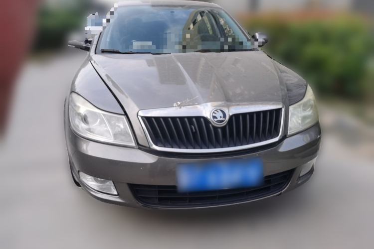 Used Skoda Octavia 2014 1.6L Automatic Yijie Edition Front Right 45 Deg