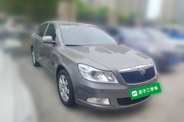 Used Skoda Octavia 2014 1.6L Manual Yijie Edition Front Right 45 Deg