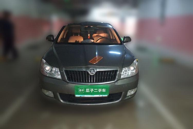 Used Skoda Octavia 2014 1.6L Manual Yijun Edition Front