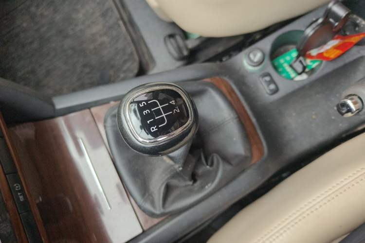 Used Skoda Octavia 2014 1.6L Manual Yijun Edition Gear Lever