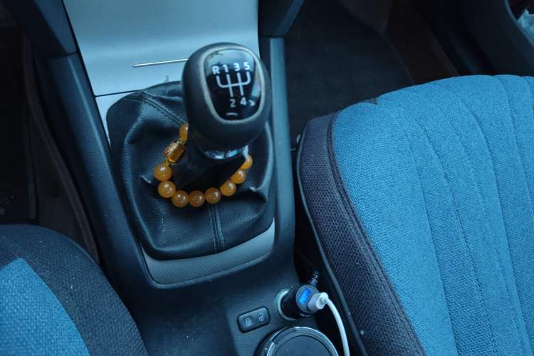 Used Skoda Octavia 2014 1.6L Manual Yijie Edition Gear Lever