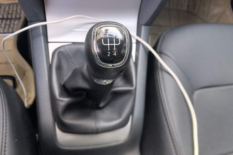 Used Skoda Octavia 2014 1.6L Manual Yijie Edition Gear Lever