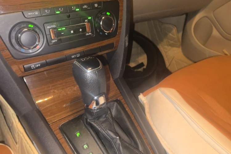 Used Skoda Octavia 2014 1.4TSI DSG Yijun Edition Gear Lever