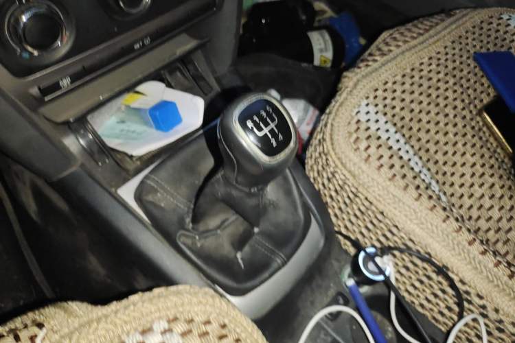 Used Skoda Octavia 2014 1.6L Manual Yijie Edition Gear Lever