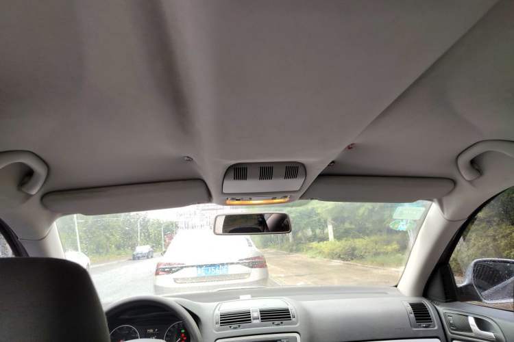 Used Skoda Octavia 2014 1.6L Automatic Yijie Edition Headliner