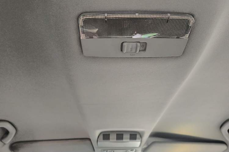 Used Skoda Octavia 2014 1.6L Manual Yijie Edition Headliner