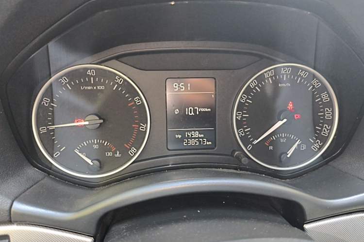 Used Skoda Octavia 2014 1.6L Manual Yijie Edition Instrument Cluster