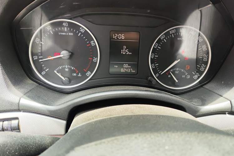 Used Skoda Octavia 2014 1.6L Manual Yijie Edition Instrument Cluster