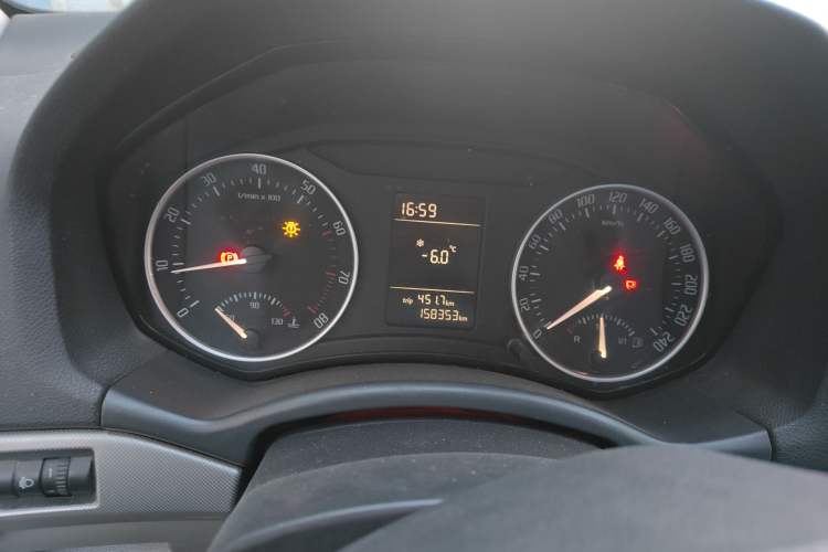 Used Skoda Octavia 2014 1.6L Manual Yijie Edition Instrument Cluster