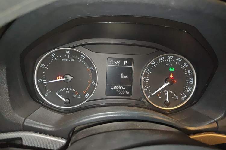 Used Skoda Octavia 2014 1.6L Automatic Yijie Edition Instrument Cluster