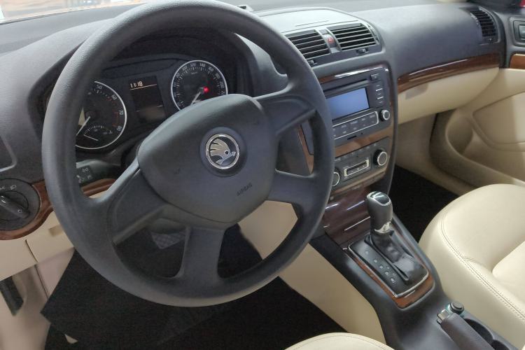 Used Skoda Octavia 2014 1.6L Automatic Yijun Edition Interior 1