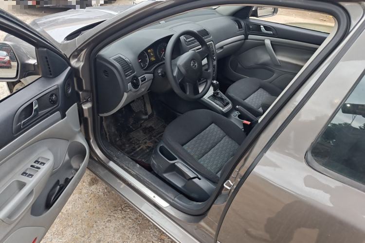 Used Skoda Octavia 2014 1.6L Automatic Yijie Edition Interior 3
