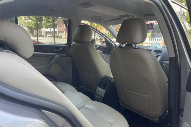 Used Skoda Octavia 2014 1.6L Automatic Yijie Edition Interior 4