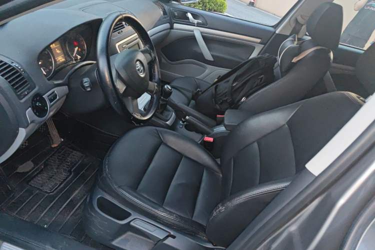 Used Skoda Octavia 2014 1.6L Manual Yijie Edition Left Front Seat