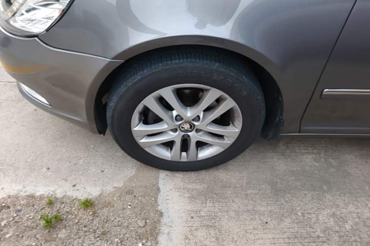 Used Skoda Octavia 2014 1.4TSI DSG Yijun Edition Left Front Wheel Hub