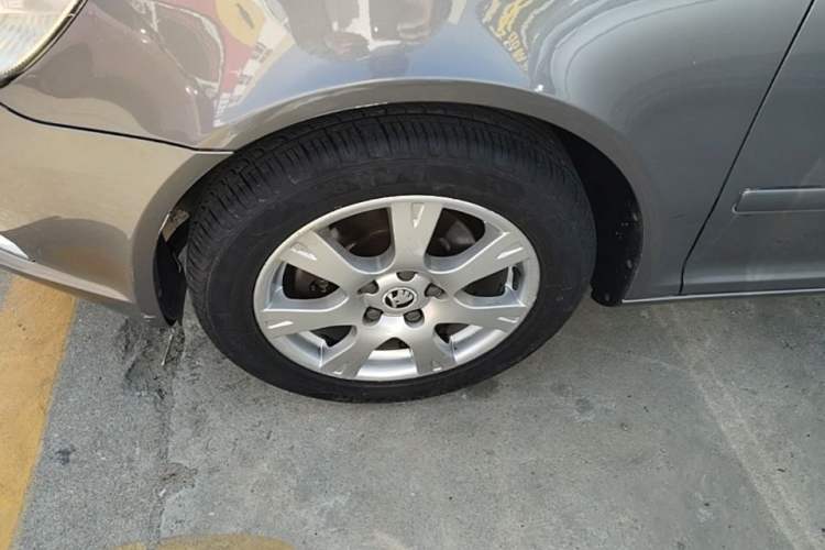 Used Skoda Octavia 2014 1.6L Automatic Yijie Edition Left Front Wheel Hub