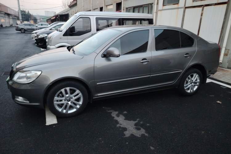 Used Skoda Octavia 2014 1.8TSI DSG Yijun Edition Left Side