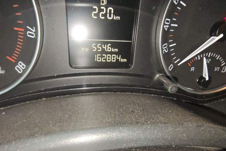 Used Skoda Octavia 2014 1.6L Automatic Yijun Edition Odometer Close Up