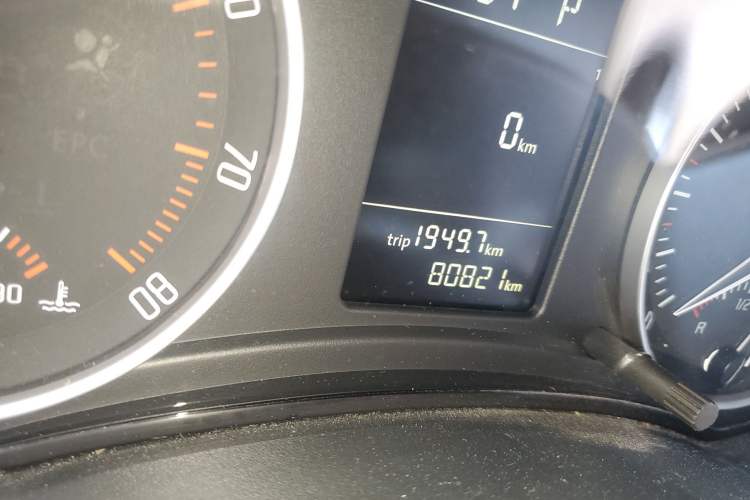 Used Skoda Octavia 2014 1.6L Automatic Yijun Edition Odometer Close Up