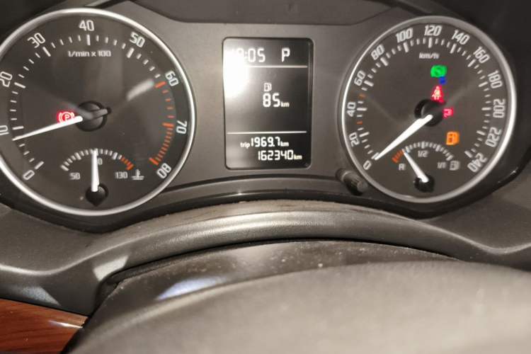 Used Skoda Octavia 2014 1.6L Automatic Yijun Edition Odometer Close Up