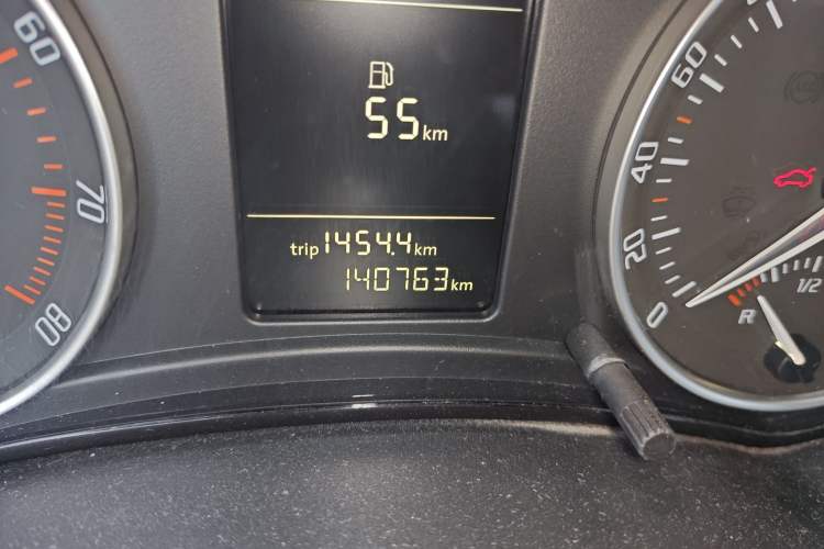 Used Skoda Octavia 2014 1.6L Automatic Yijie Edition Odometer Close Up