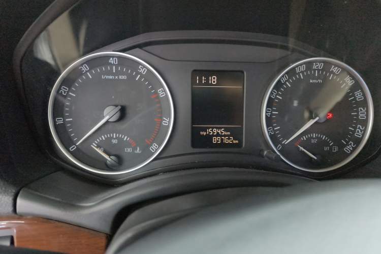 Used Skoda Octavia 2014 1.6L Automatic Yijun Edition Odometer Close Up