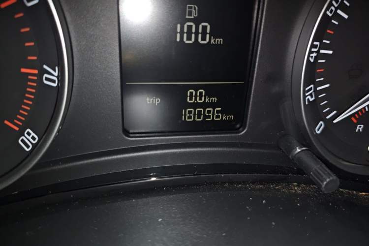 Used Skoda Octavia 2014 1.6L Automatic Yijun Edition Odometer Close Up