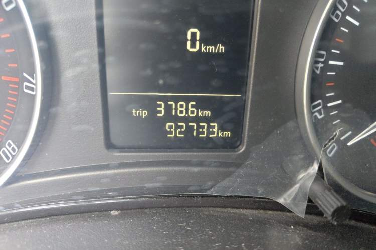 Used Skoda Octavia 2014 1.6L Automatic Yijun Edition Odometer Close Up